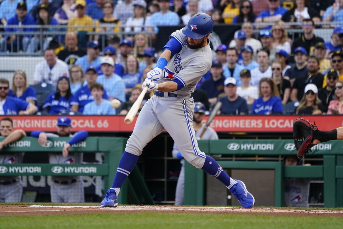 Brandon Belt hit two doubles for the Blue Jays Saturday.